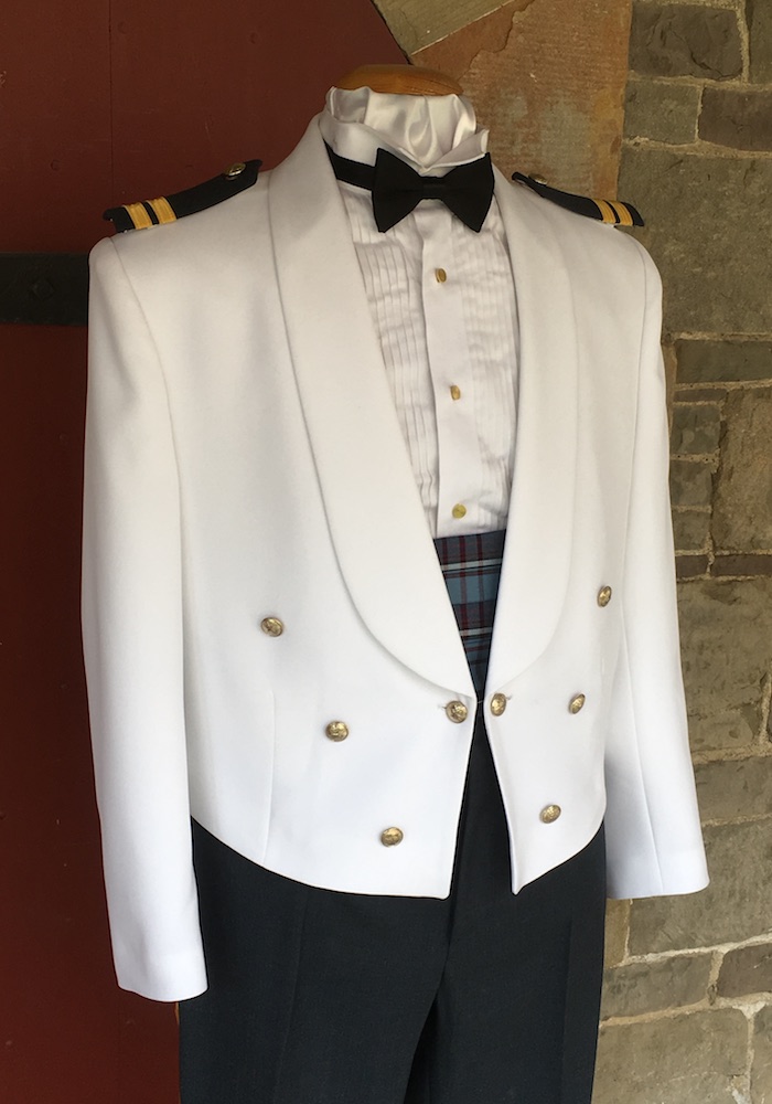 https://andreitailors.com/wp-content/uploads/2018/08/RCAF-White-Summer-Mess-Kit-Uniform.jpg